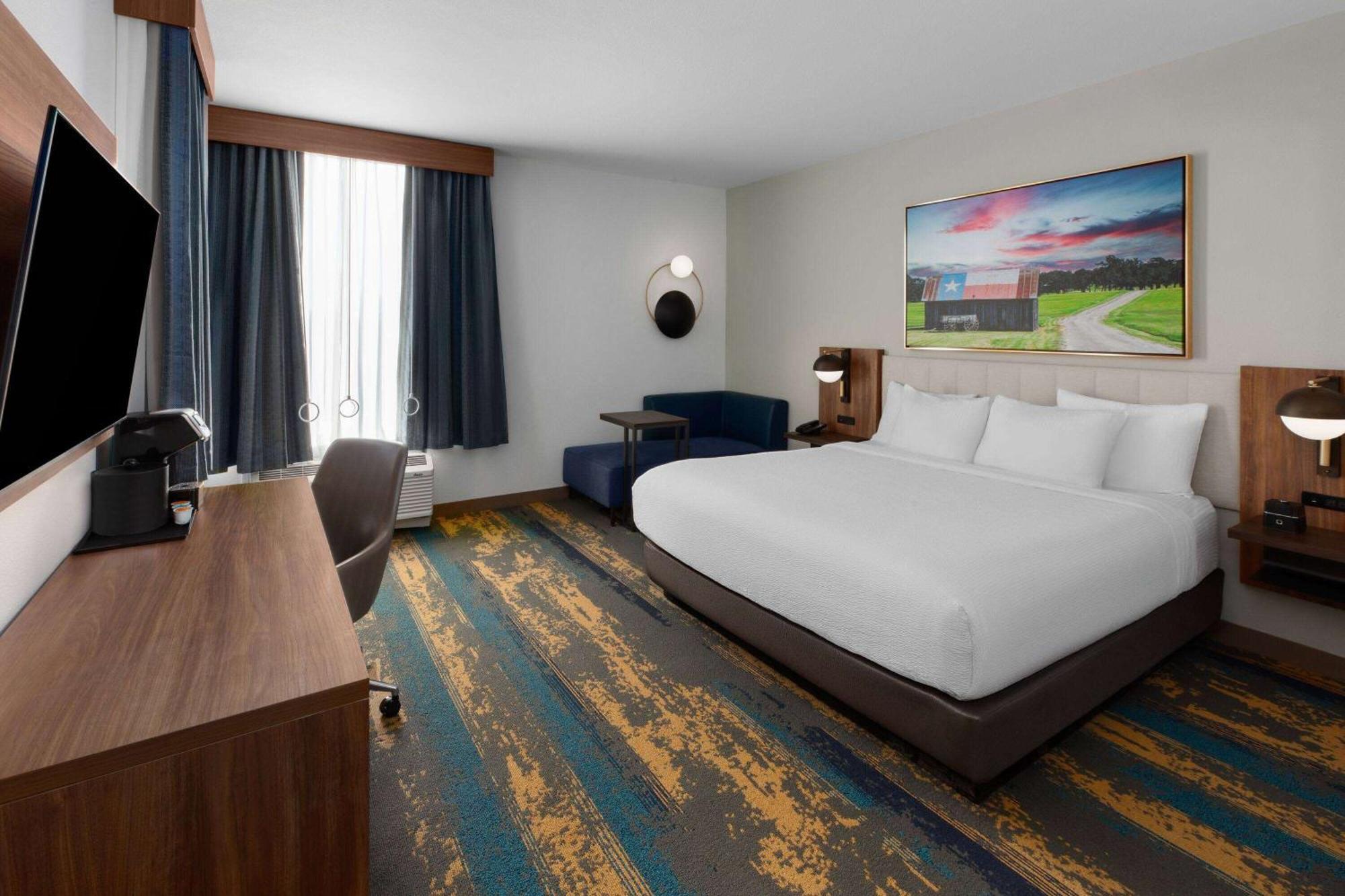 La Quinta Inn & Suites By Wyndham San Antonio At The Rim Exterior photo
